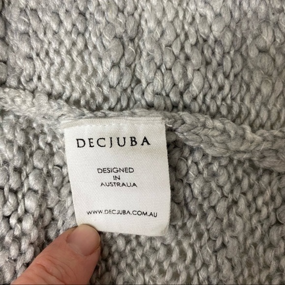 Decjuba Sweater Large - Picture 4 of 5